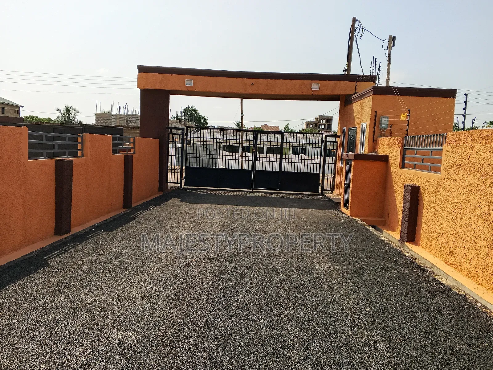4bdrm Duplex in Shell Signboard, Spintex for rent in Spintex