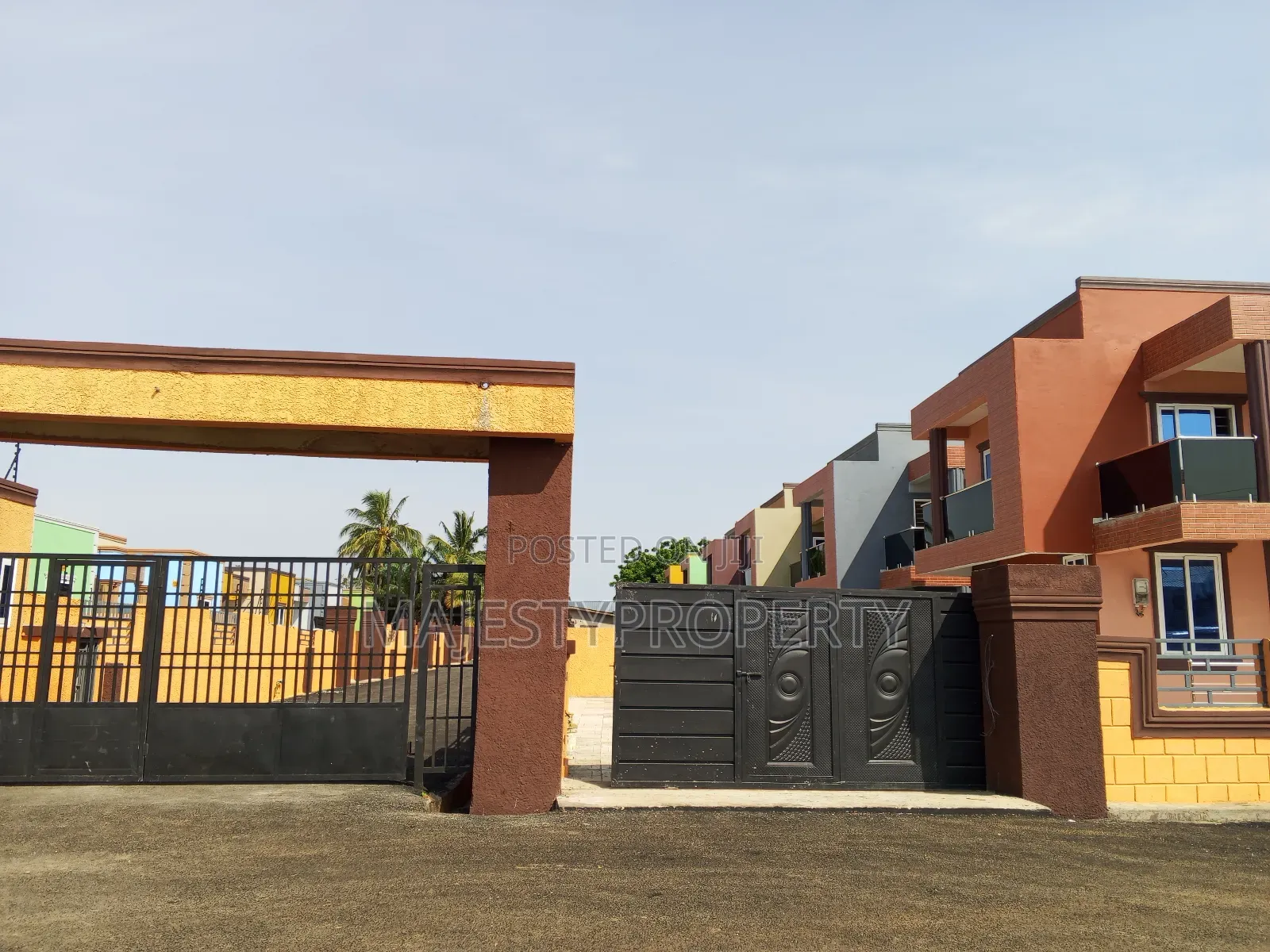 4bdrm Duplex in Shell Signboard, Spintex for rent in Spintex