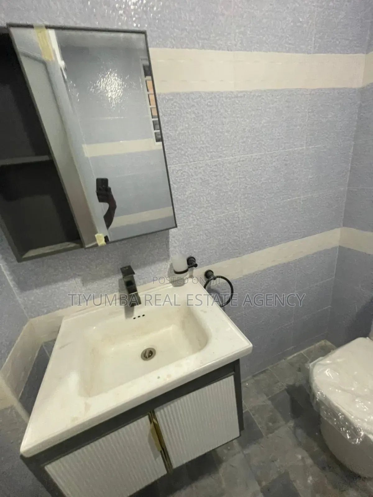 6bdrm House in Tiyumba Real Estate, West Legon for rent in West Legon
