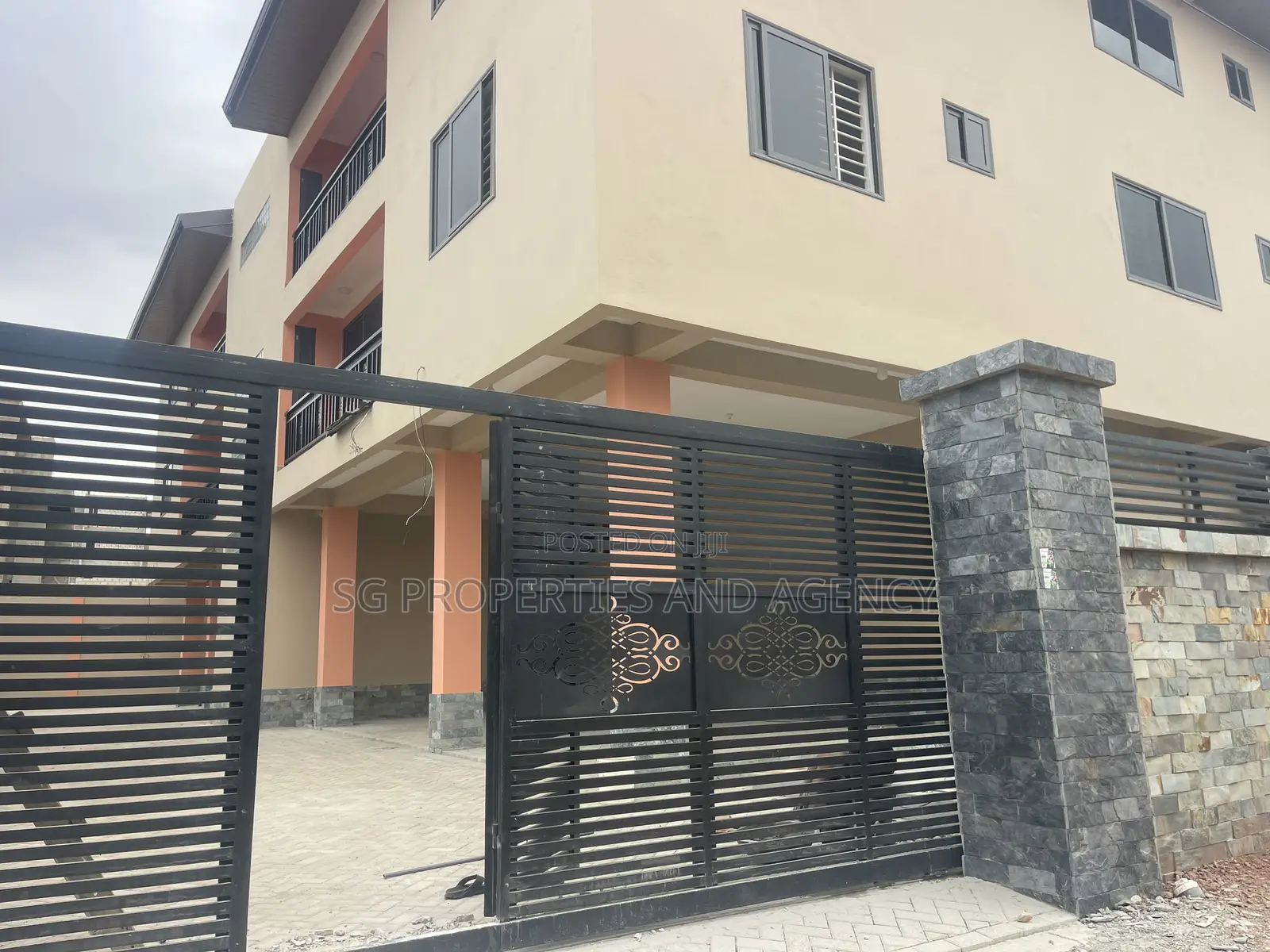 1bdrm Apartment in Lashibi, Sakumono for rent in Sakumono