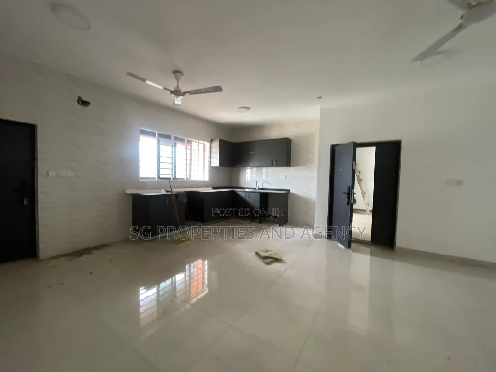 1bdrm Apartment in Lashibi, Sakumono for rent in Sakumono