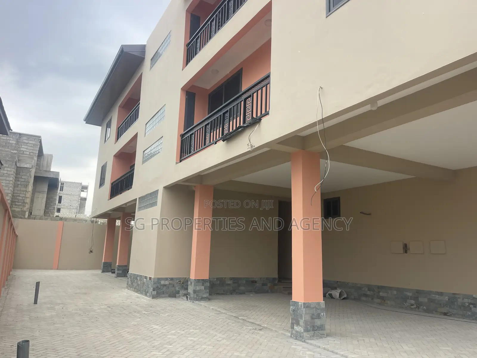 1bdrm Apartment in Lashibi, Sakumono for rent in Sakumono