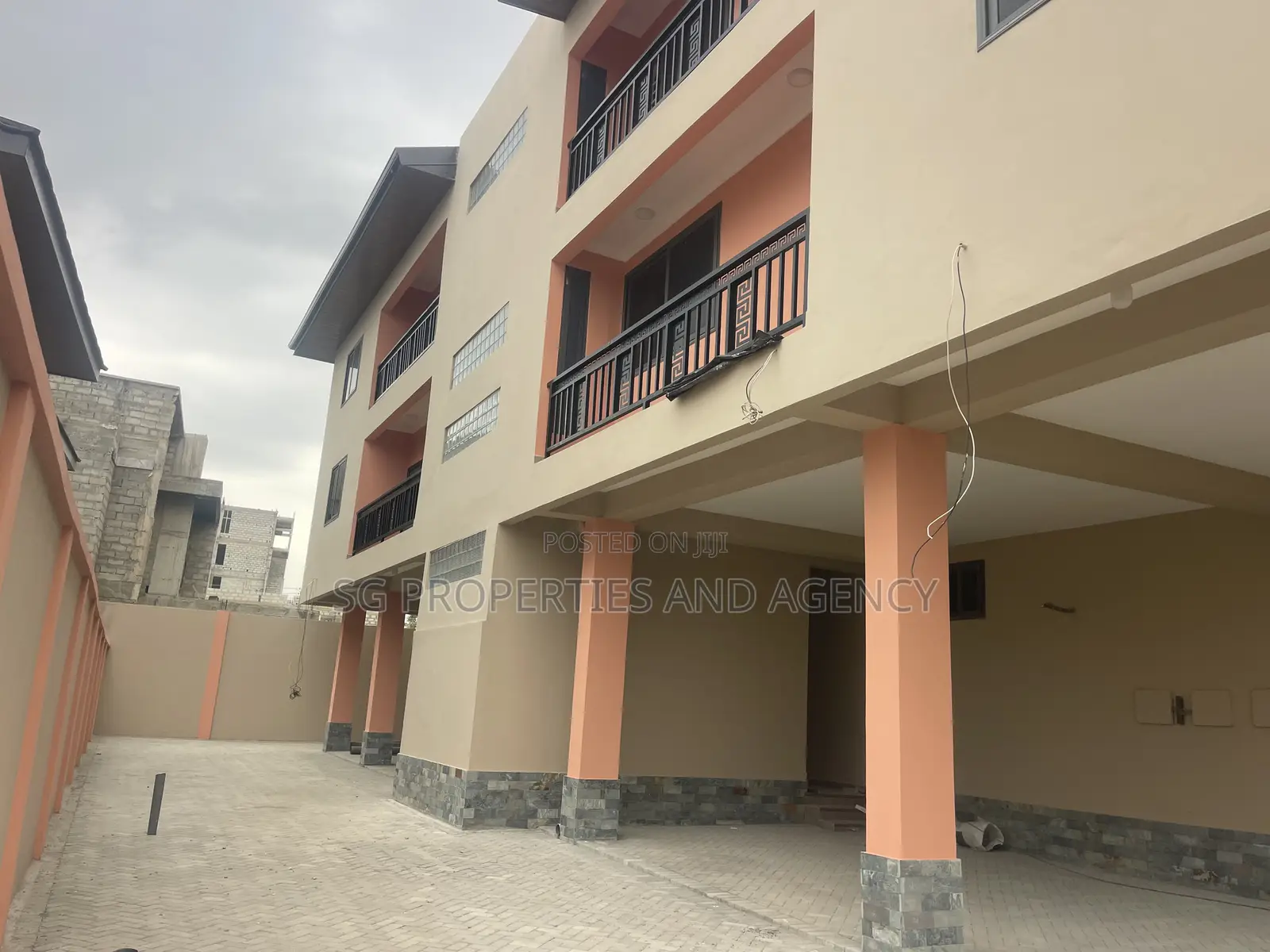 1bdrm Apartment in Lashibi, Sakumono for rent in Sakumono