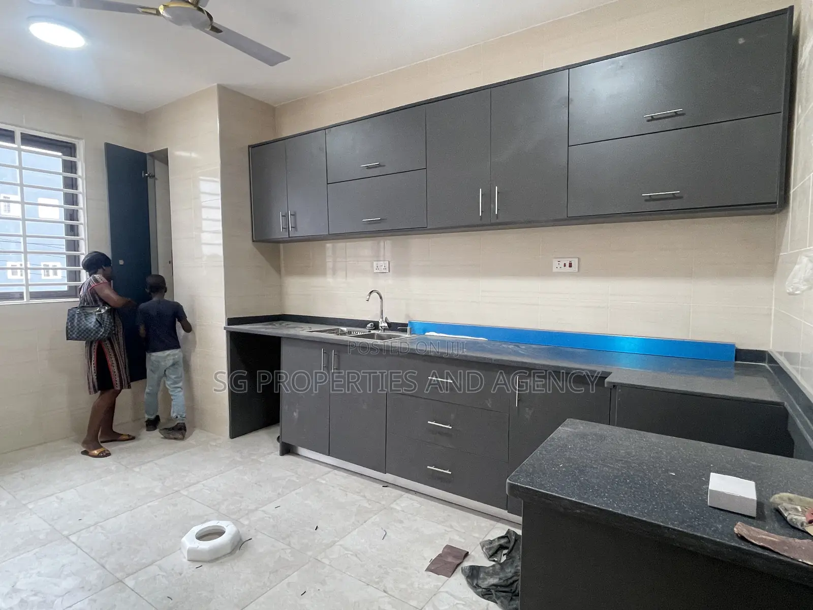 2bdrm Apartment in Lashibi, Sakumono for rent in Sakumono
