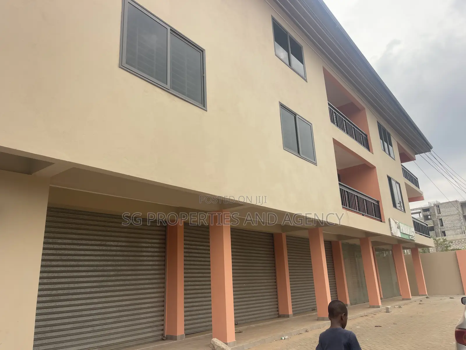 2bdrm Apartment in Lashibi, Sakumono for rent in Sakumono