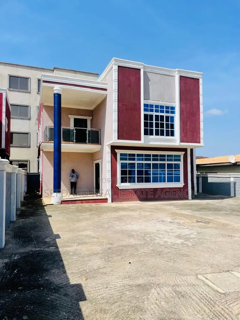 5bdrm Duplex in Sefdard Properties, Achimota for sale in Achimota