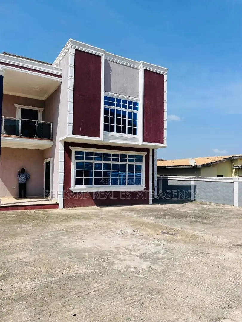 5bdrm Duplex in Sefdard Properties, Achimota for sale in Achimota