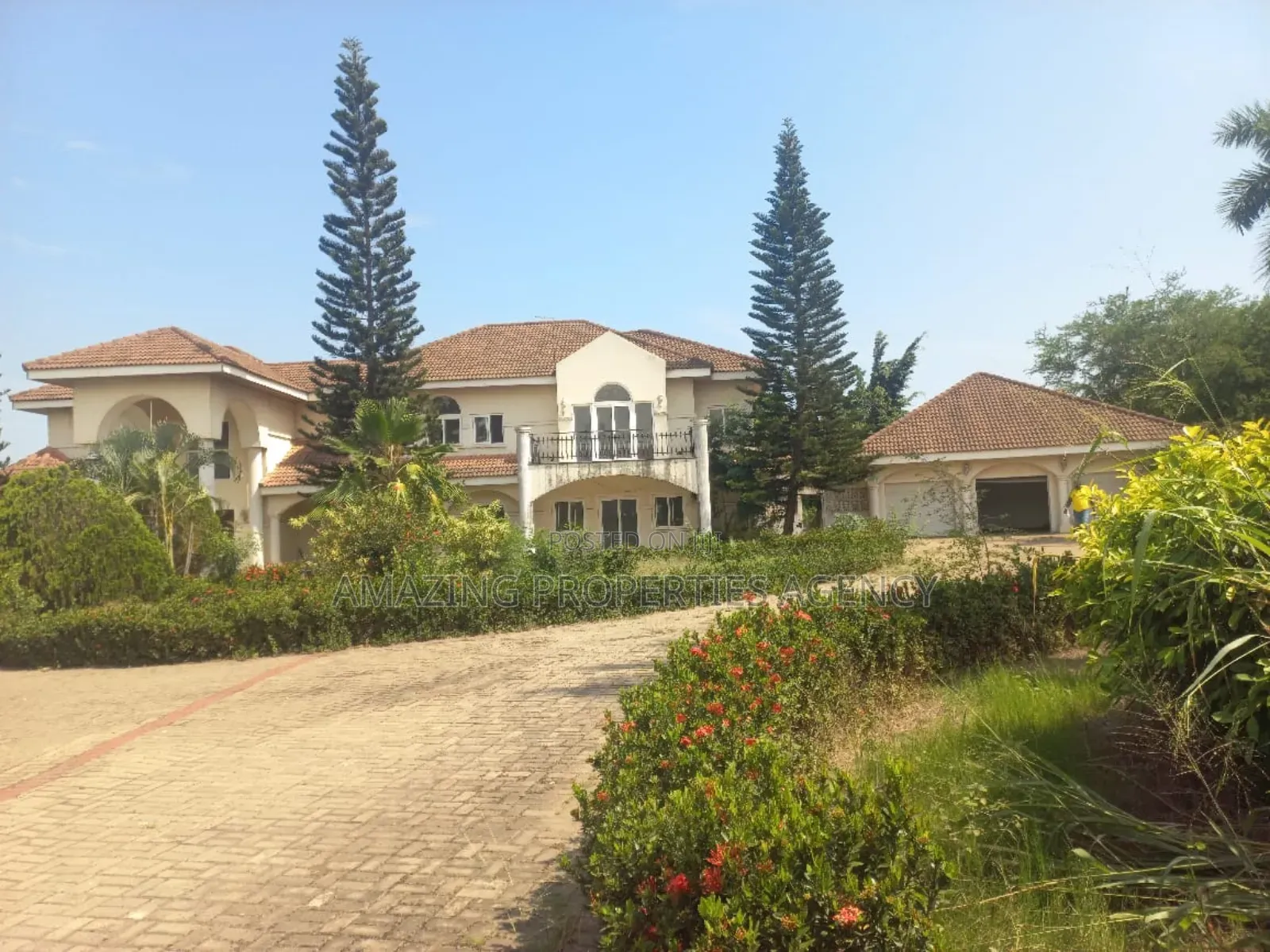 5bdrm House in For Sale 5 Bedrooms, East Legon for sale in East Legon