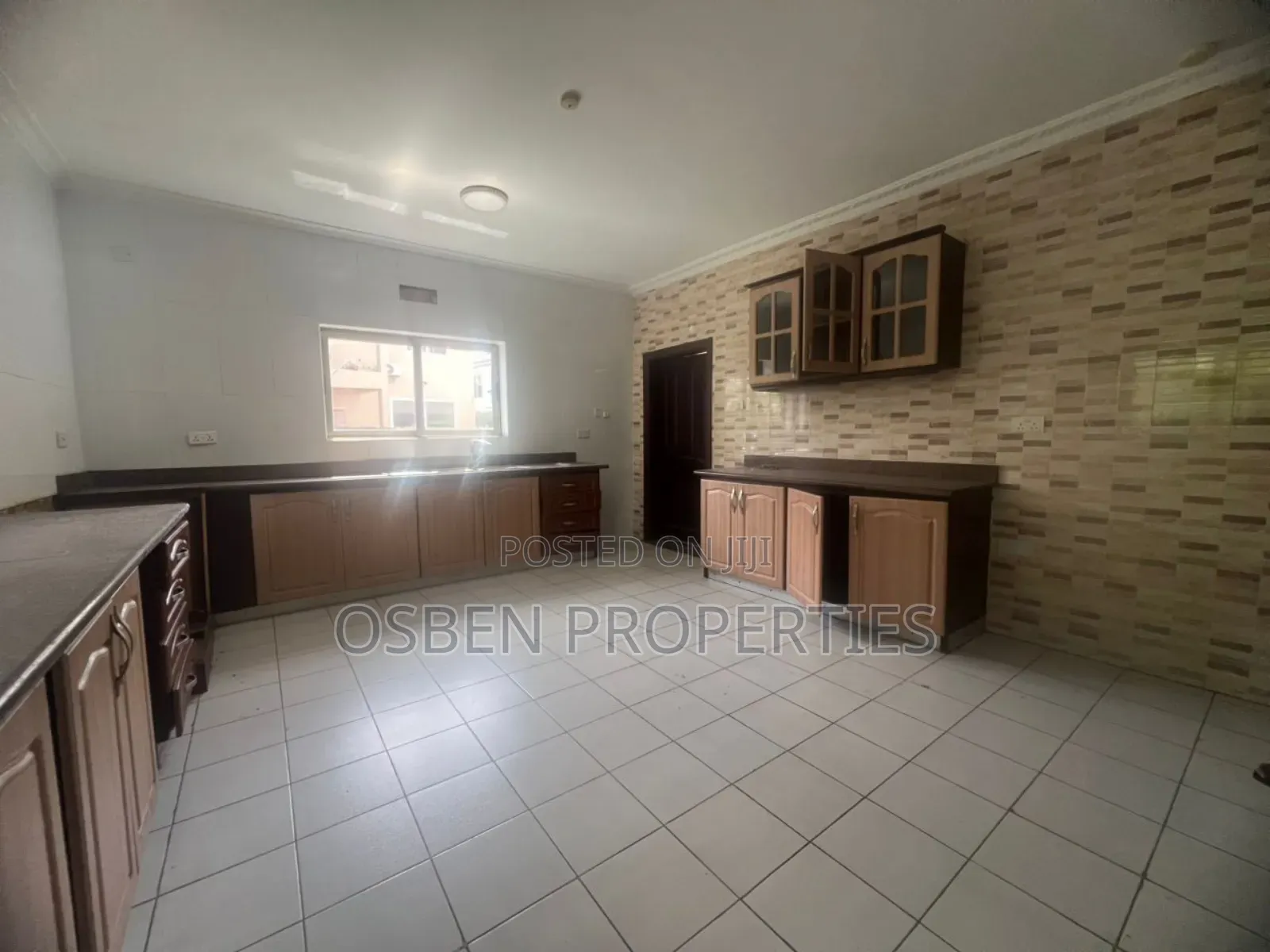 6bdrm Mansion in Osben Properties, Cantonments for sale in Cantonments