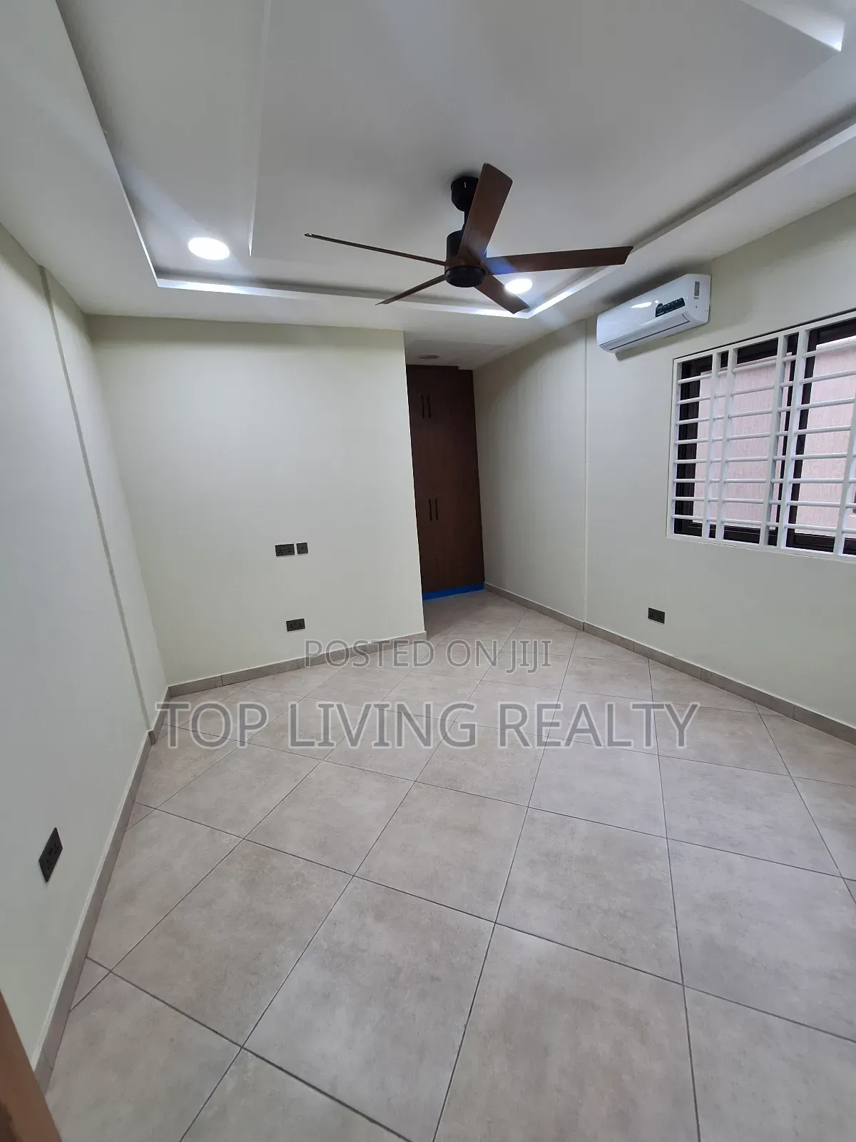4bdrm Townhouse / Terrace in One Touch, Airport Residential Area in Airport Residential Area