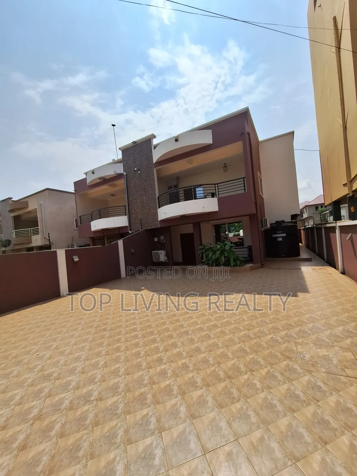 Furnished 3bdrm Townhouse / Terrace in School Junction for rent in School Junction