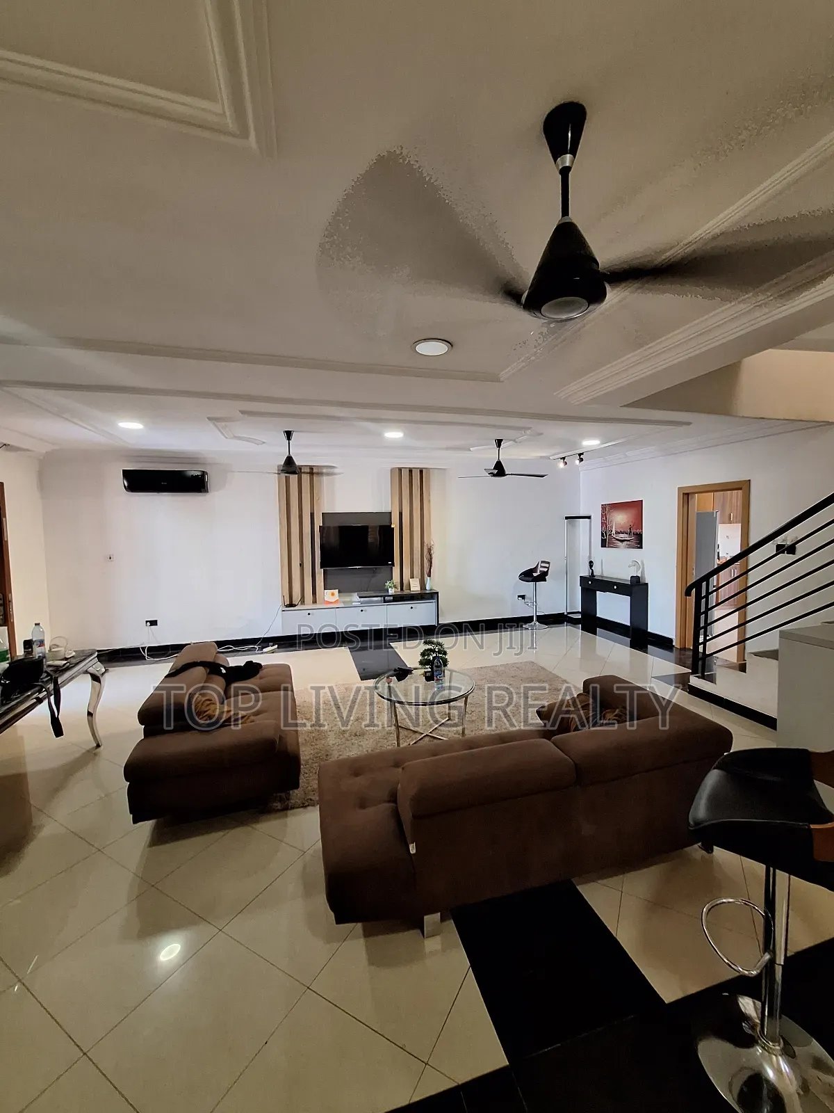 Furnished 3bdrm Townhouse / Terrace in School Junction for rent in School Junction