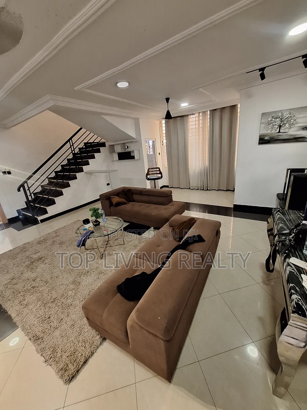 Furnished 3bdrm Townhouse / Terrace in School Junction for rent in School Junction