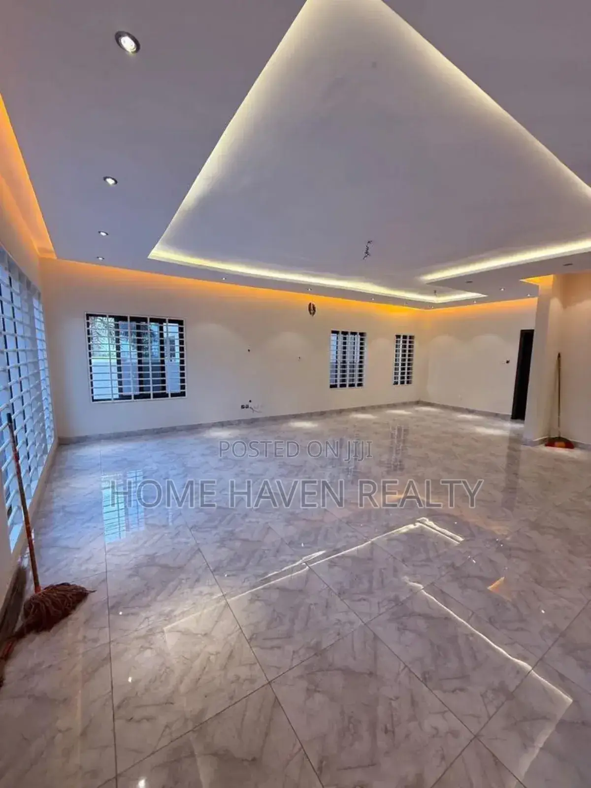4bdrm House in Ashongman Estate for sale in Ashomang Estate