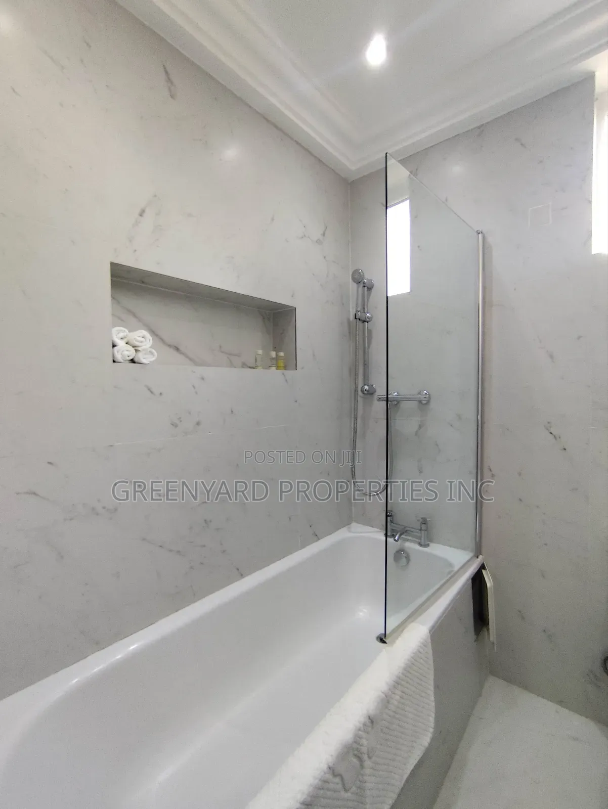 Furnished 13bdrm Apartment in Com 18, Lashibi for sale in Lashibi