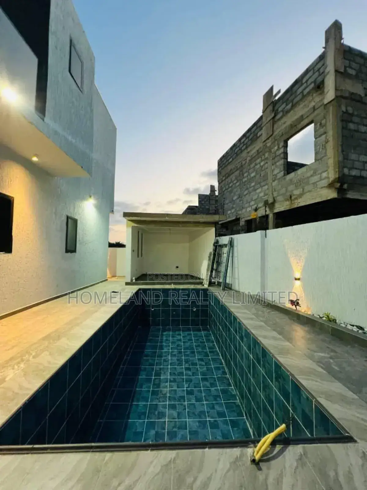4bdrm Duplex in Abokobi for sale in Abokobi