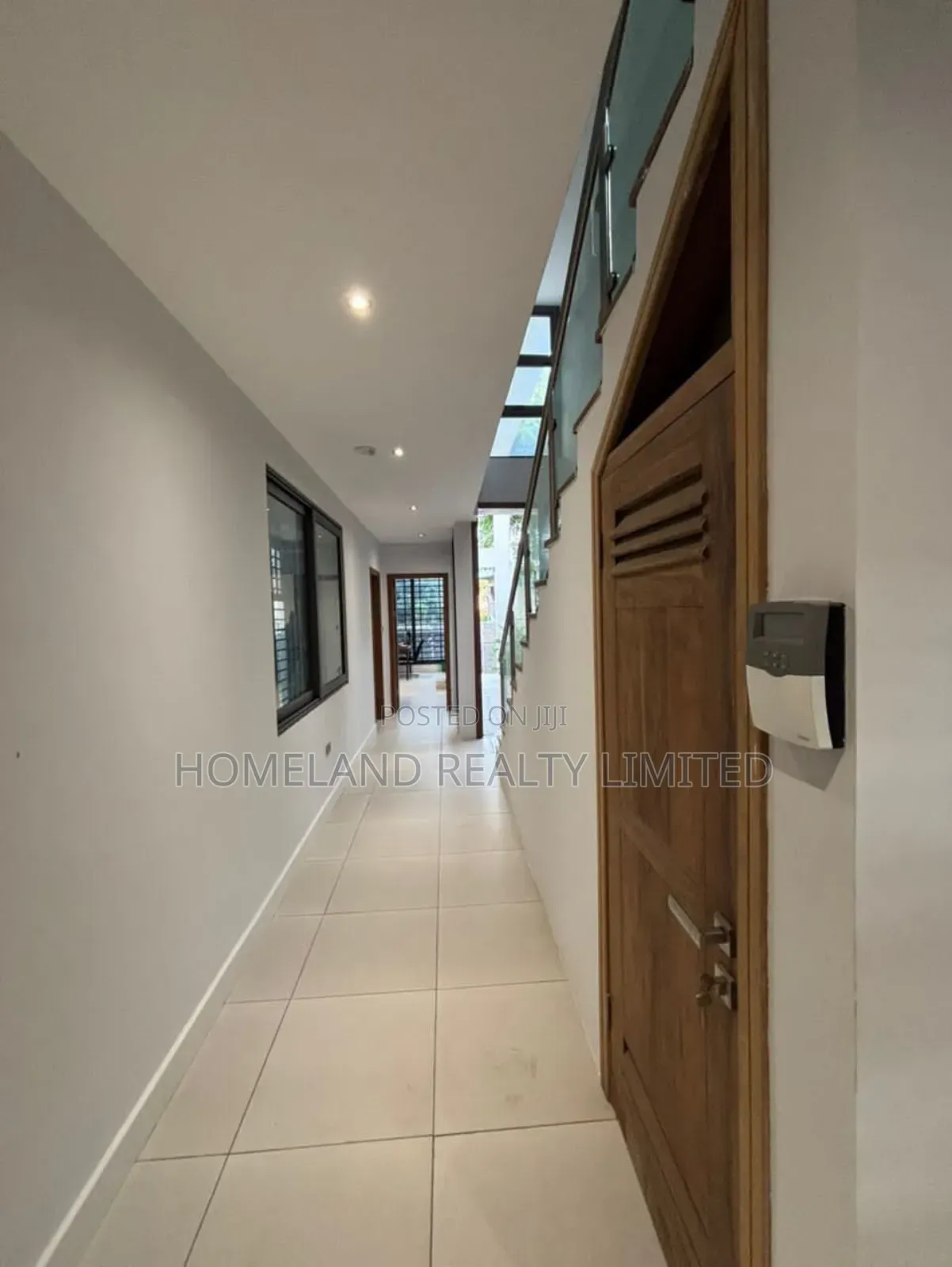 4bdrm Duplex in East Airport for sale in Airport Residential Area