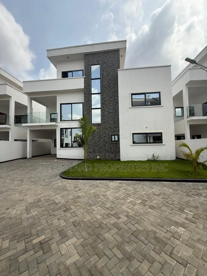 Furnished 4bdrm Townhouse / Terrace in East, Airport Residential Area in Airport Residential Area