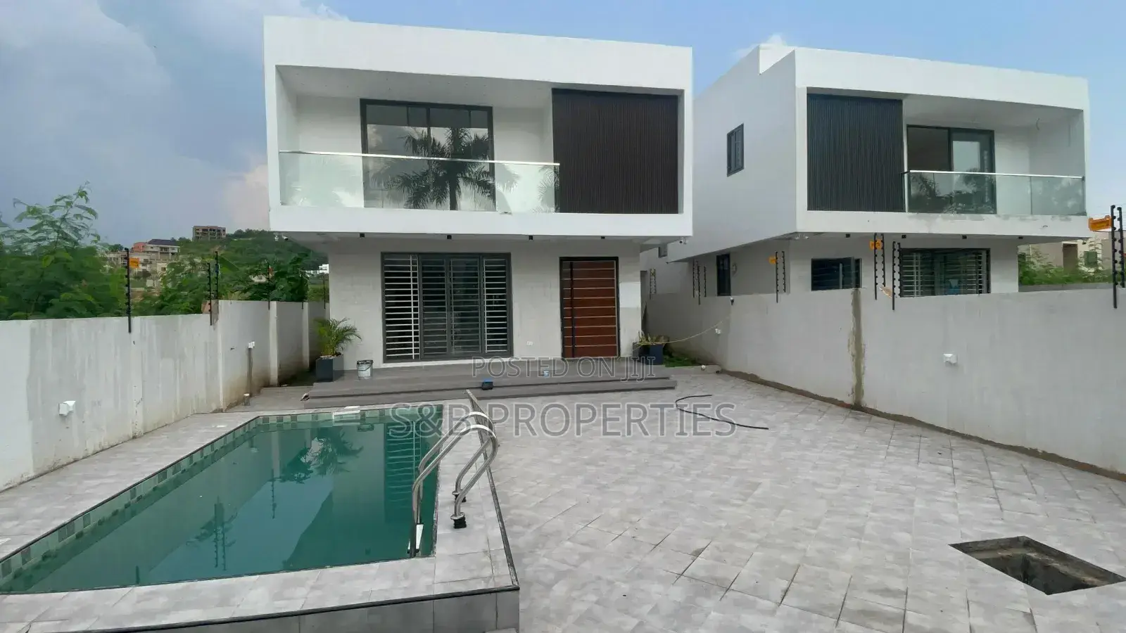 5bdrm House in Kwabenya for sale in Kwabenya