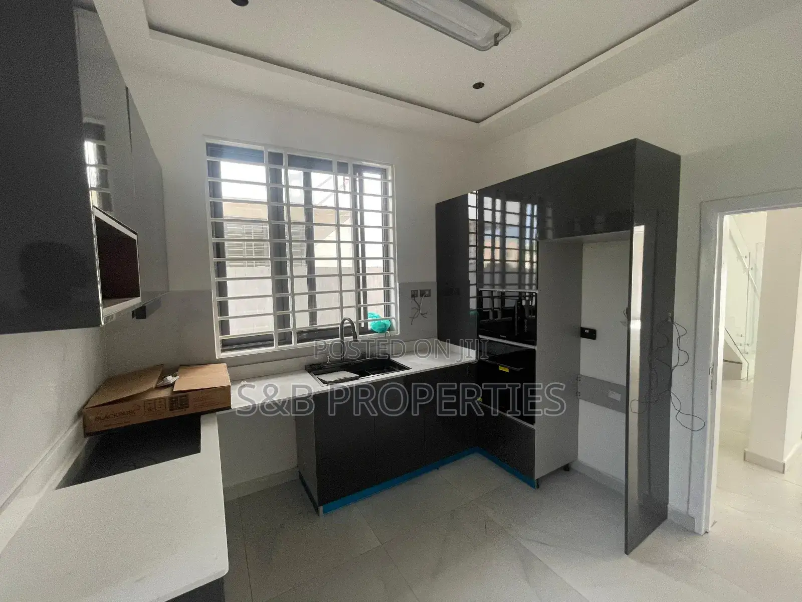 5bdrm House in Kwabenya for sale in Kwabenya