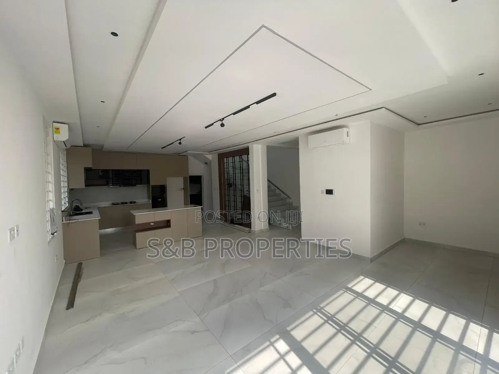 5bdrm House in Kwabenya for sale in Kwabenya
