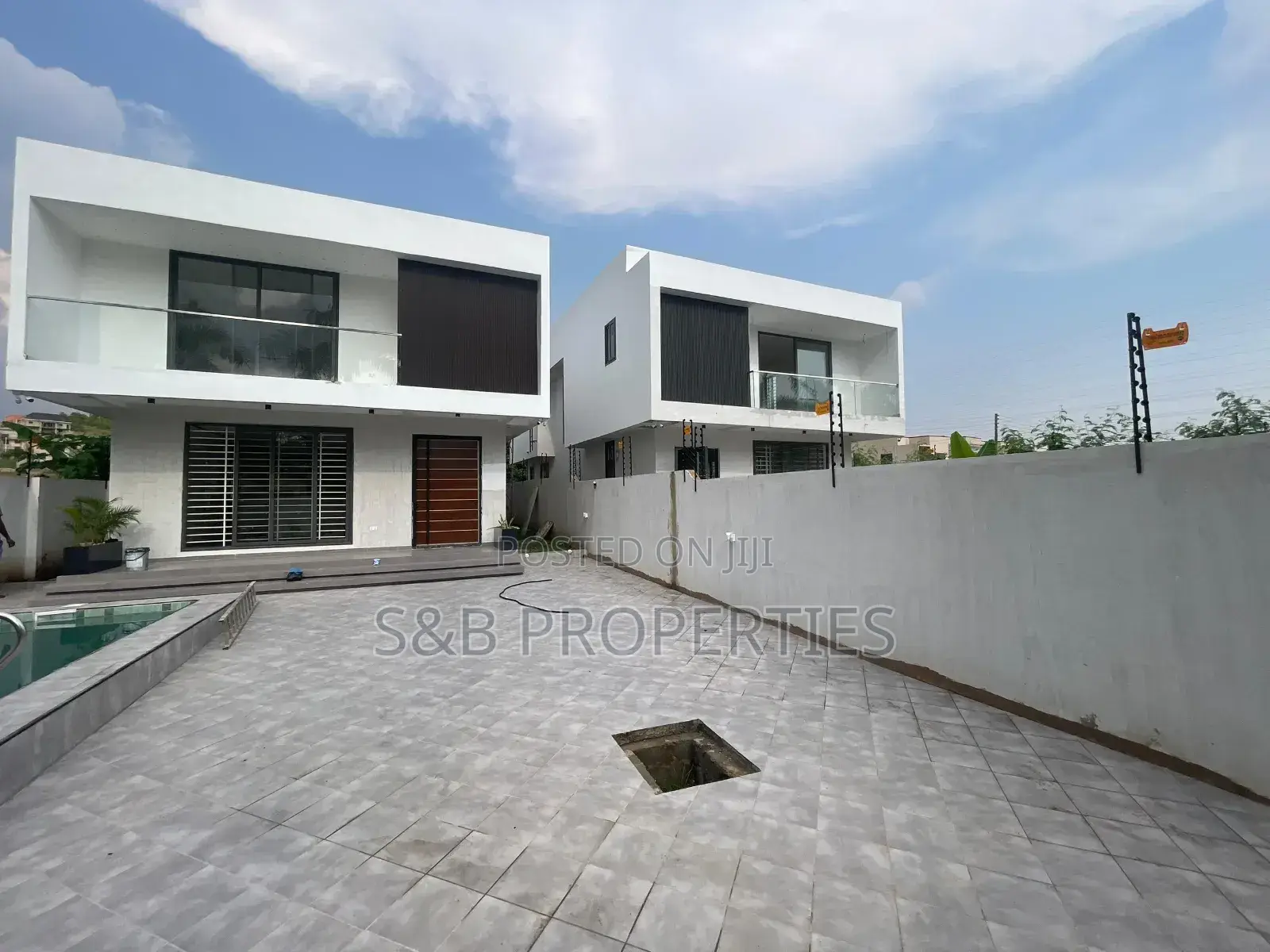 5bdrm House in Kwabenya for sale in Kwabenya