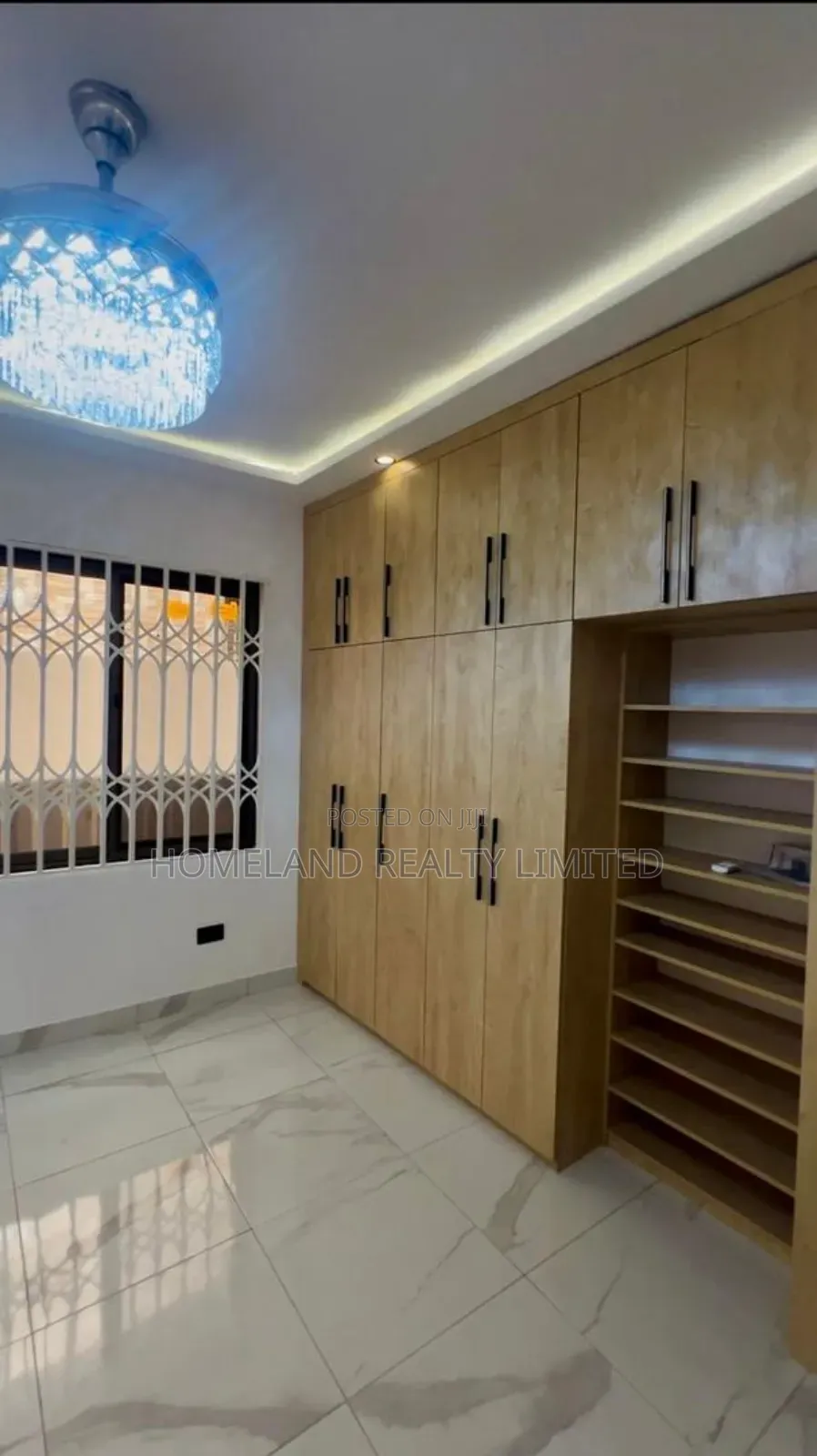 3bdrm House in Amrahia, Adenta for sale in Adenta