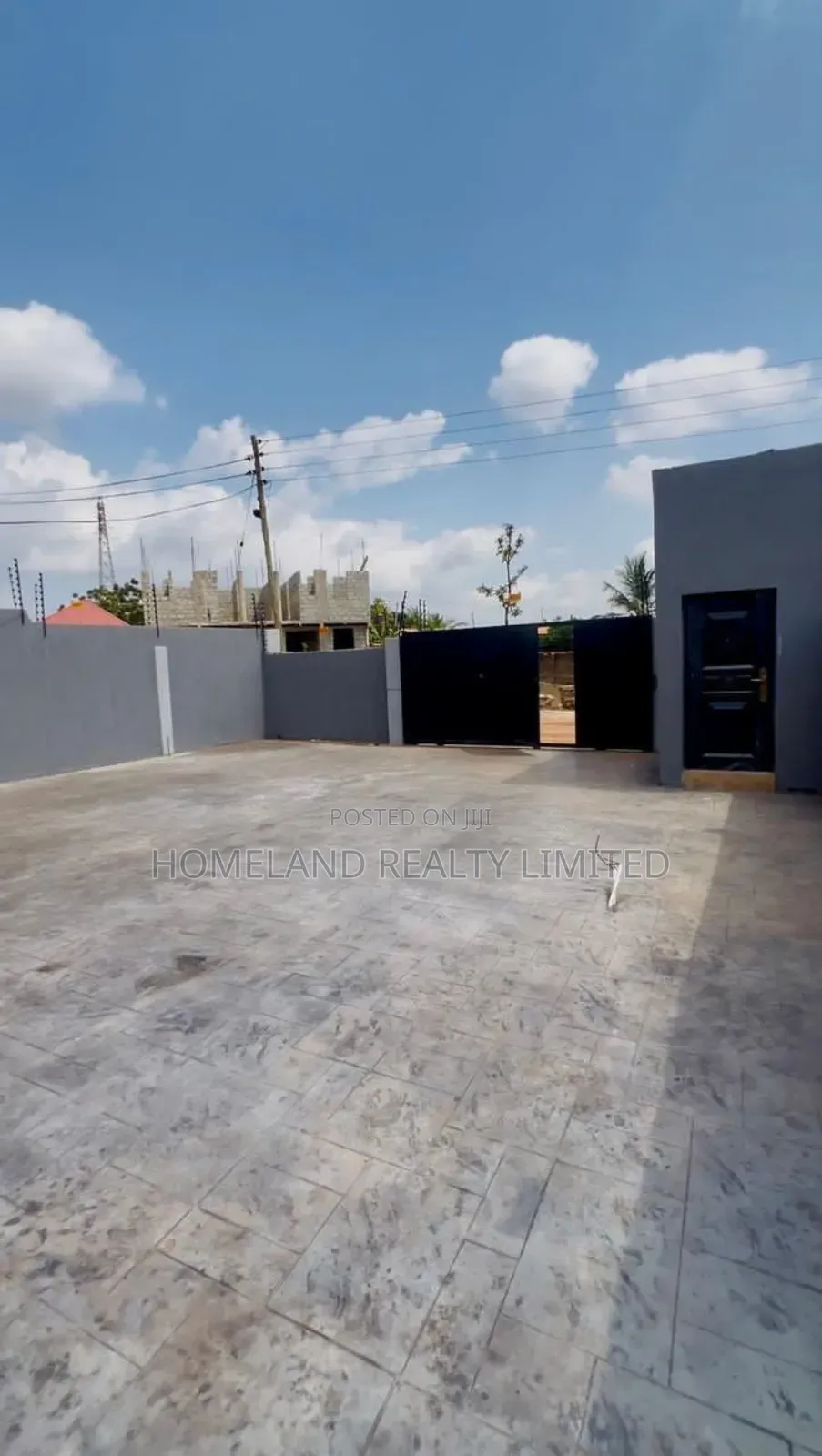 3bdrm House in Amrahia, Adenta for sale in Adenta