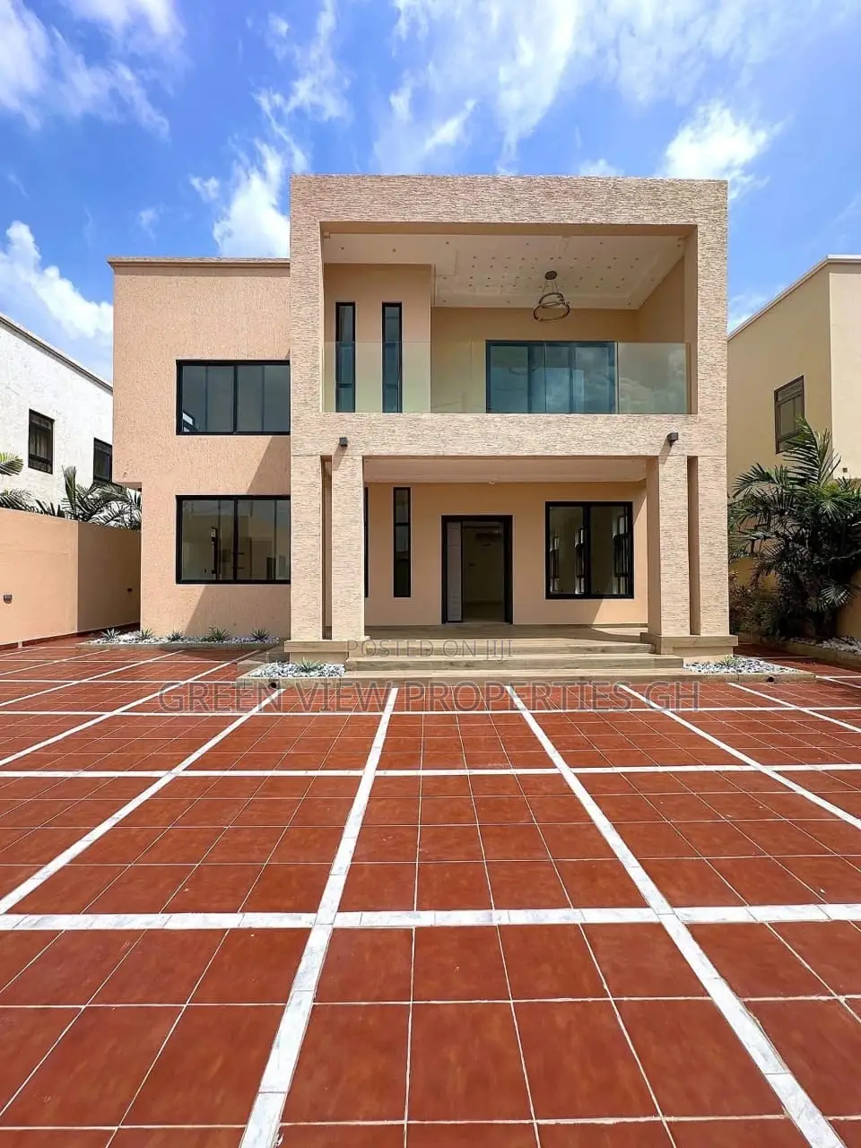 4bdrm Duplex in East Legon for sale in East Legon