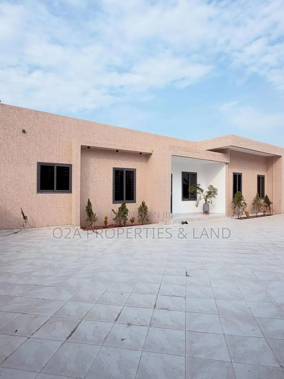 3bdrm House in Lakeside for sale in Lake Side Estate