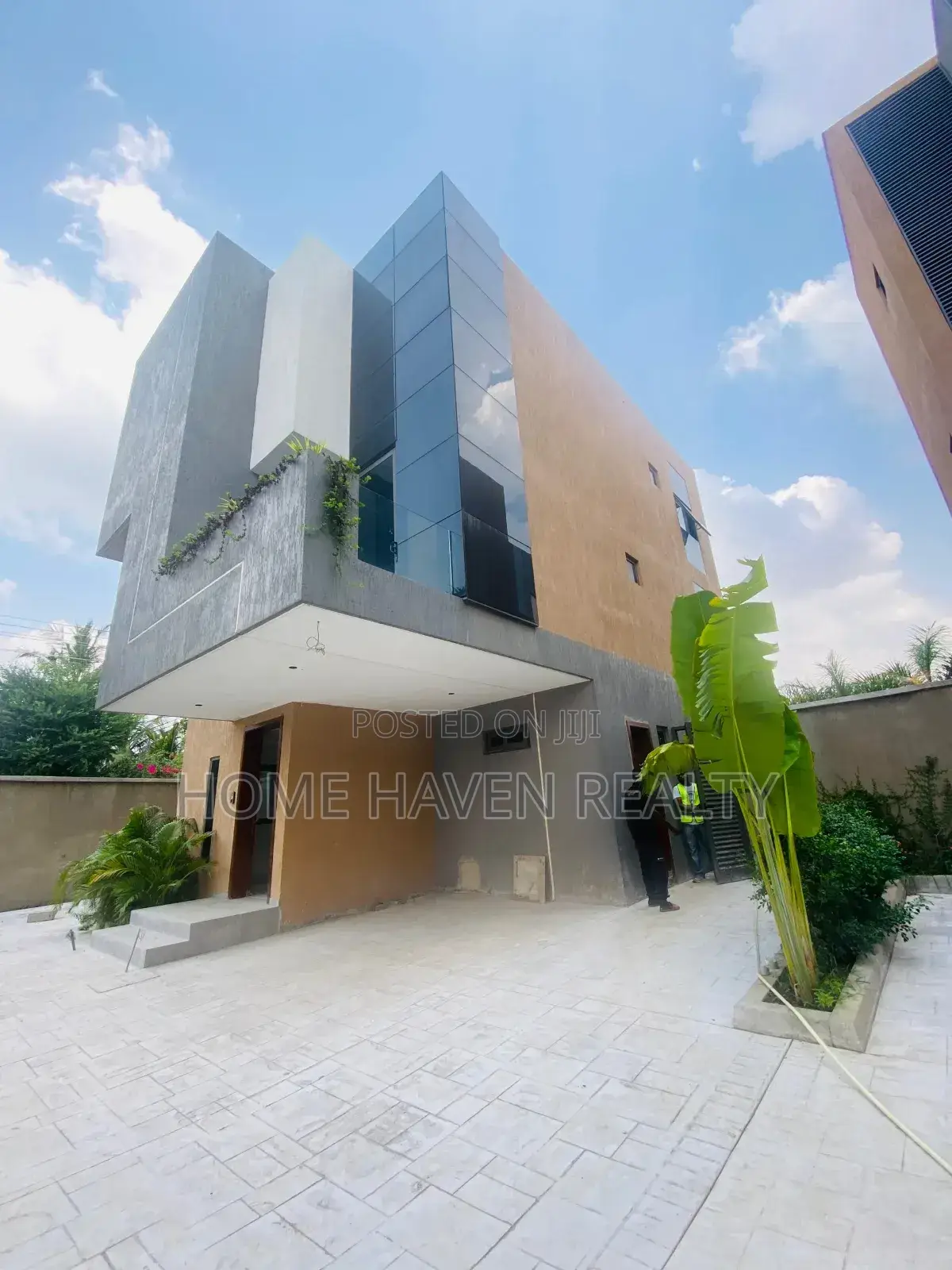 4bdrm House in Airport West for sale in Airport Residential Area