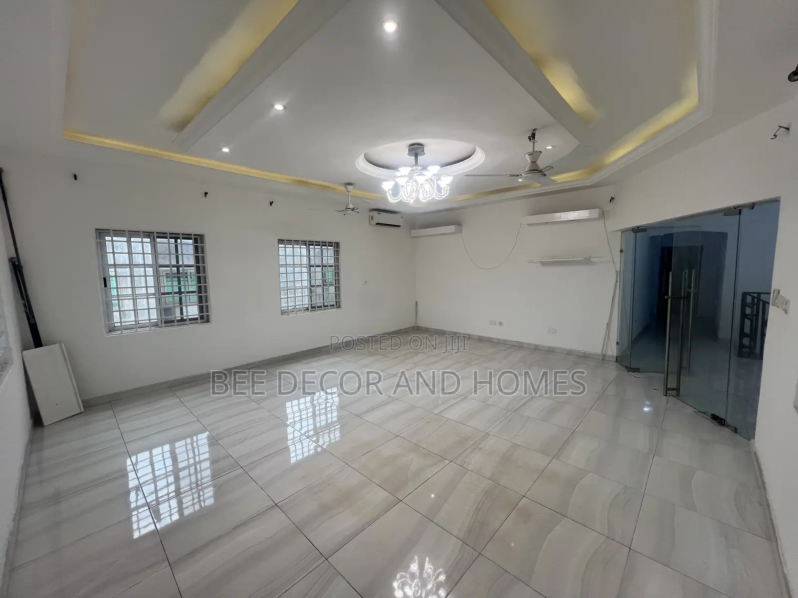 5bdrm House in Bee Decor & Homes, Old Ashomang for rent in Old Ashomang