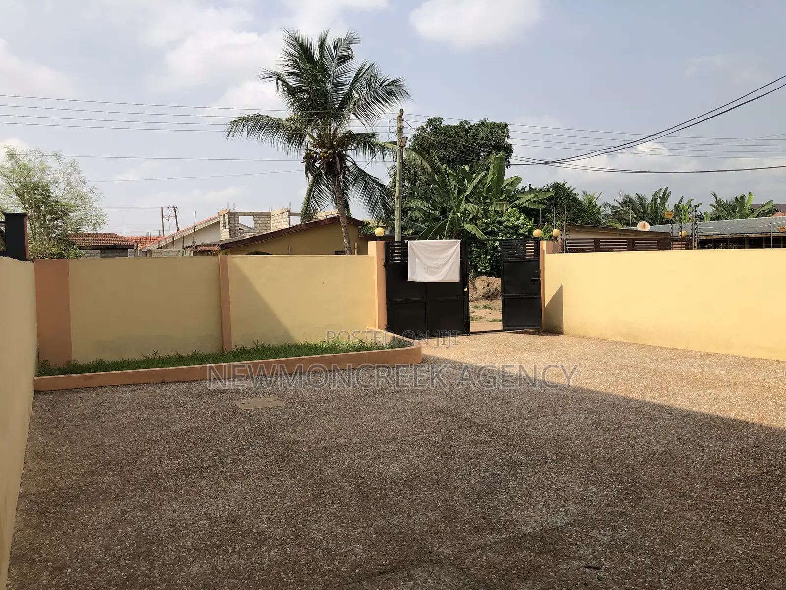 4bdrm Duplex in Abokobi Junction, Accra Metropolitan for rent in Accra Metropolitan