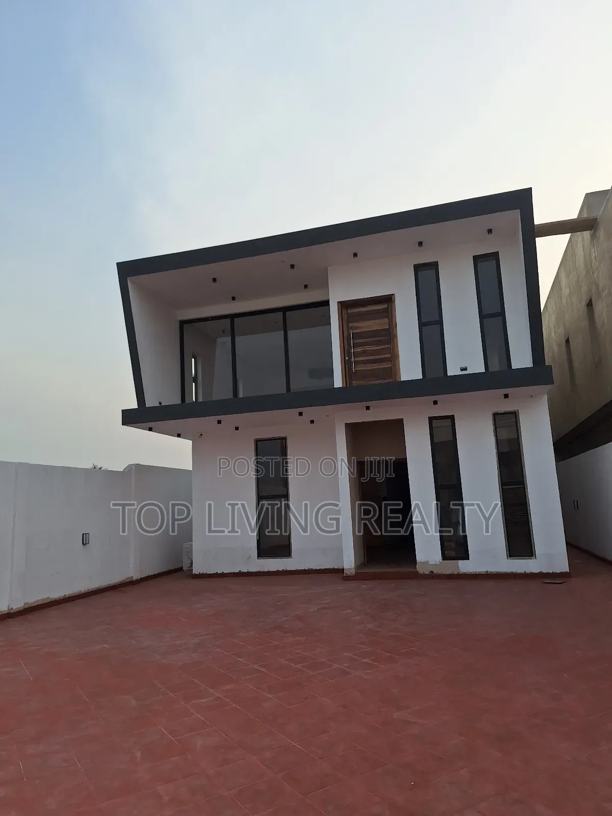 4bdrm Townhouse/Terrace in Gate, Ashaley Botwe for sale in Ashaley Botwe