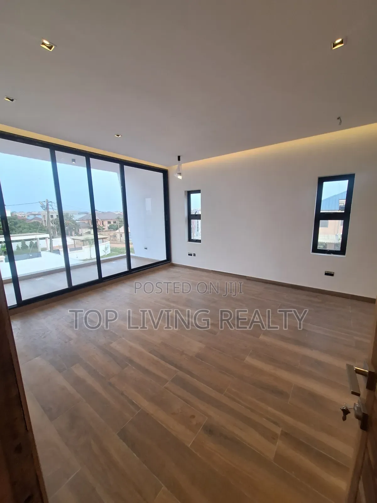 4bdrm Townhouse/Terrace in Gate, Ashaley Botwe for sale in Ashaley Botwe