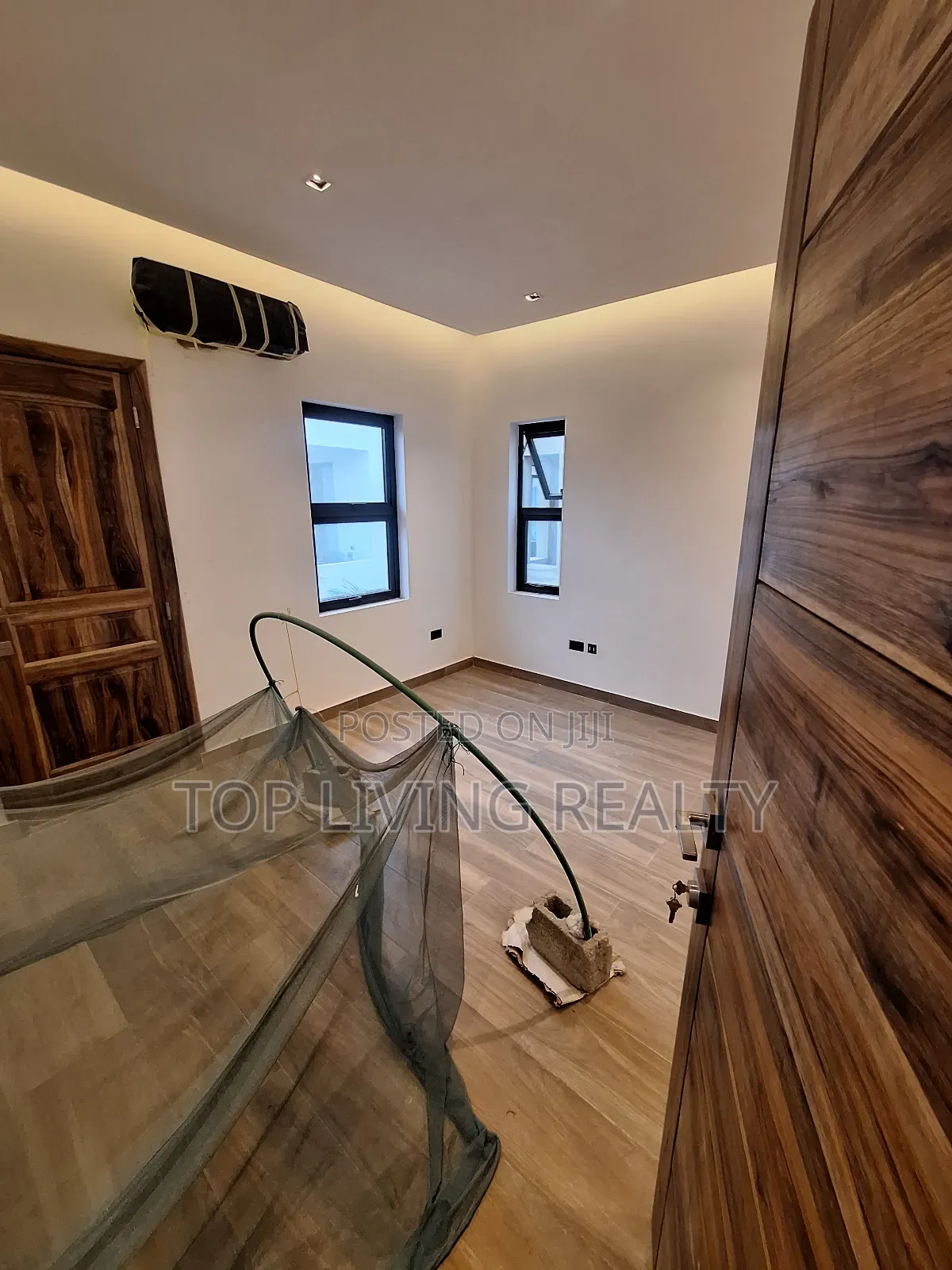 4bdrm Townhouse/Terrace in Gate, Ashaley Botwe for sale in Ashaley Botwe