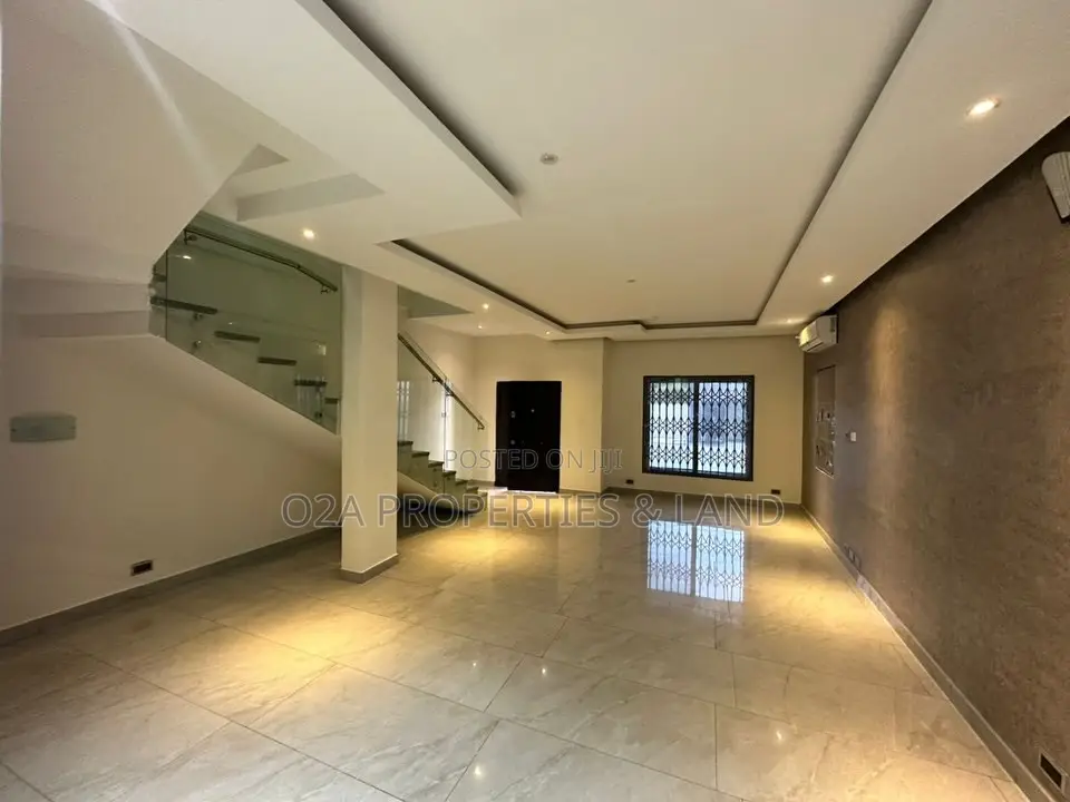 5bdrm House in East Legon, A&C Mall Area for sale in A&C Mall Area