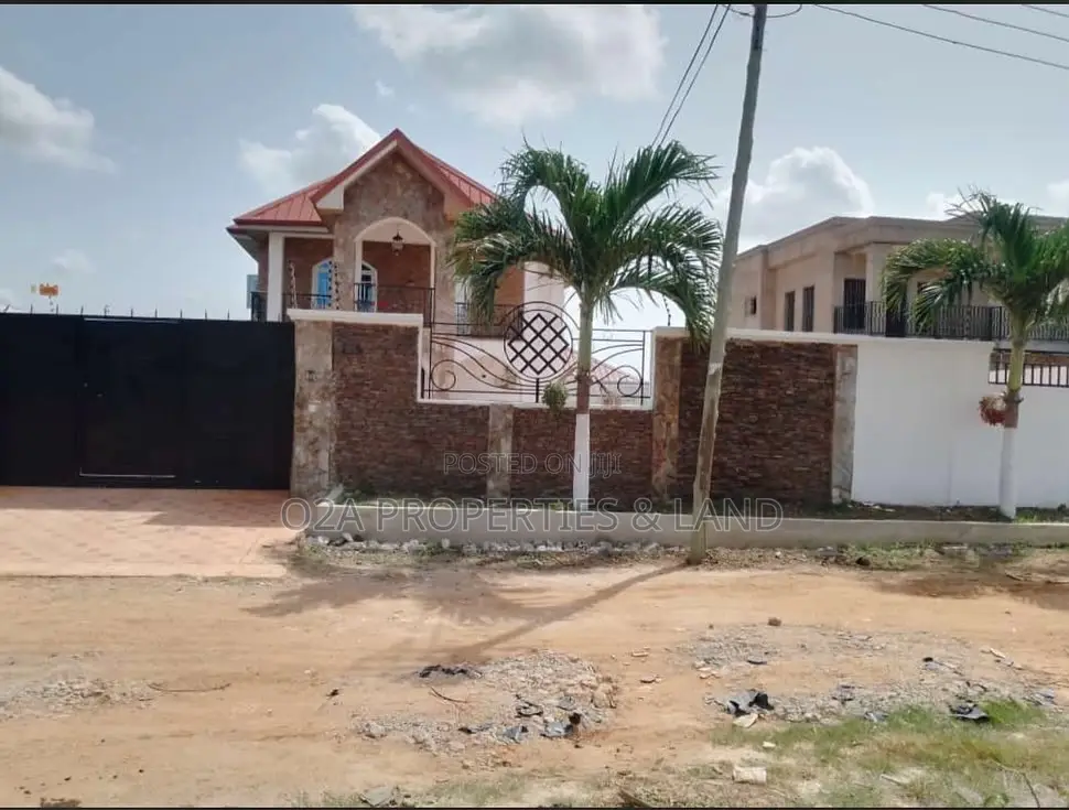 4bdrm House in Legon Hills, Blue for rent in New Legon
