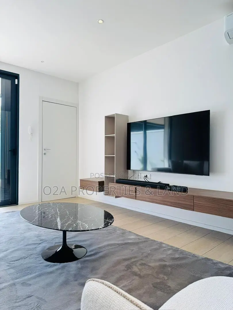 4bdrm Townhouse / Terrace in Cantonments, Acquinas for rent in Acquinas