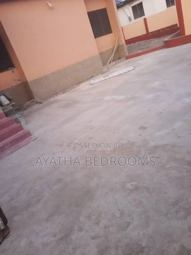 2bdrm House in Teshie Bushroad, New Town for rent in New Town