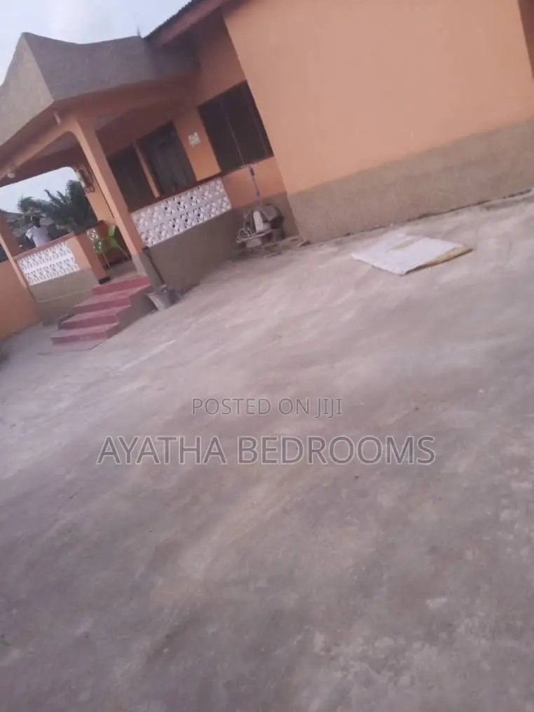 2bdrm House in Teshie Bushroad, New Town for rent in New Town