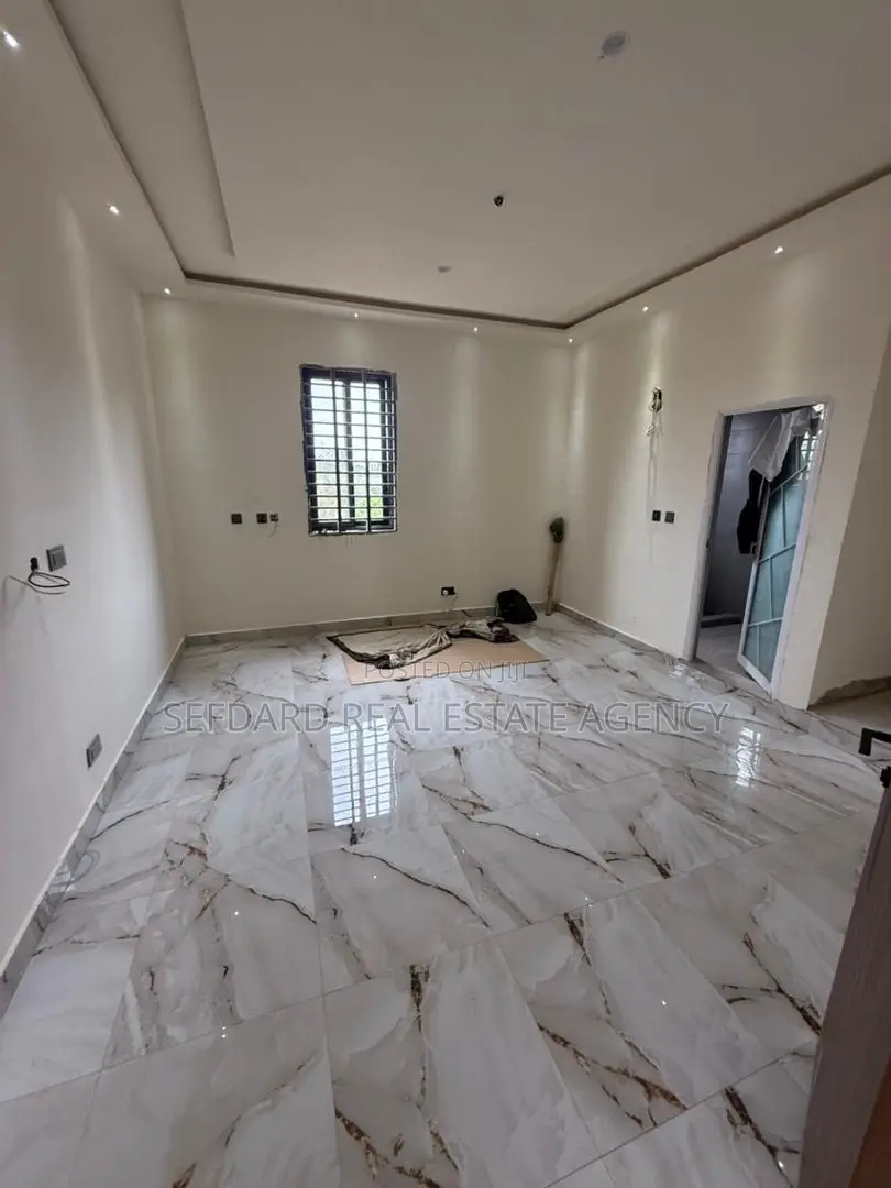 5bdrm House in SSNIT Flats for sale in SSNIT Flats