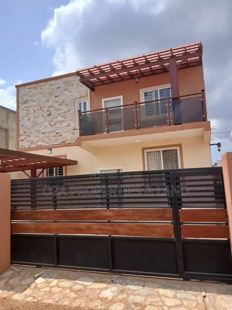 3bdrm House in Achimota, Mile 7 for rent in Mile 7