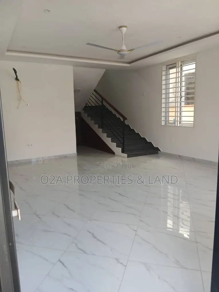 3bdrm House in Achimota, Mile 7 for rent in Mile 7