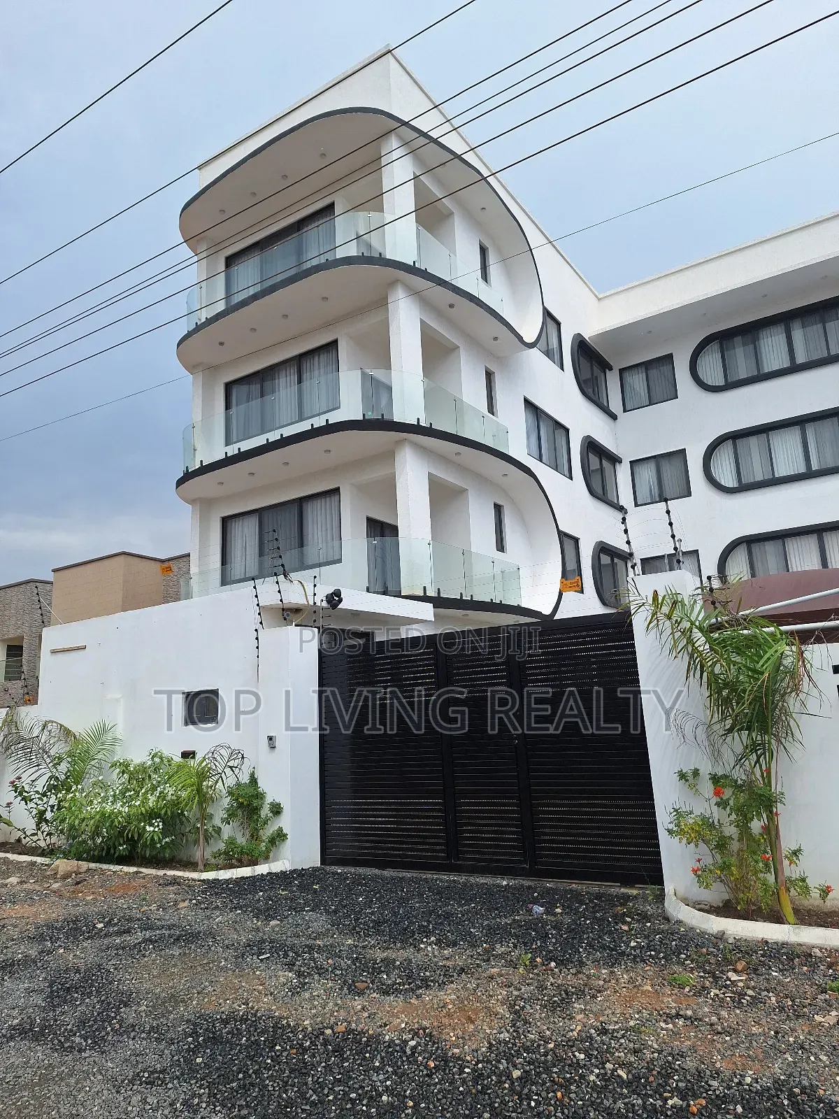 2bdrm Apartment in Tse Addo, Airport Residential Area for rent in Airport Residential Area
