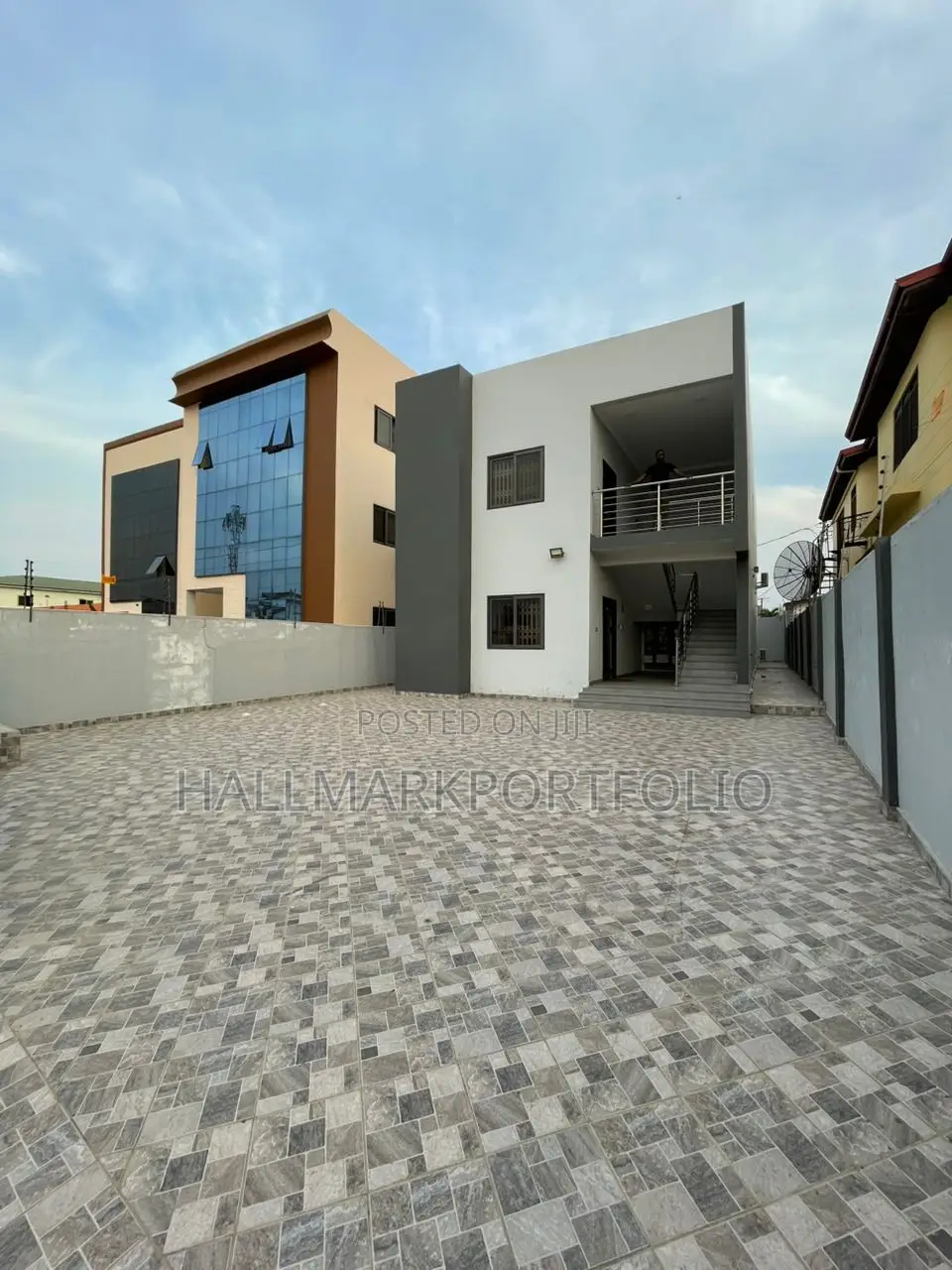 10 Rooms Office Space in East Legon