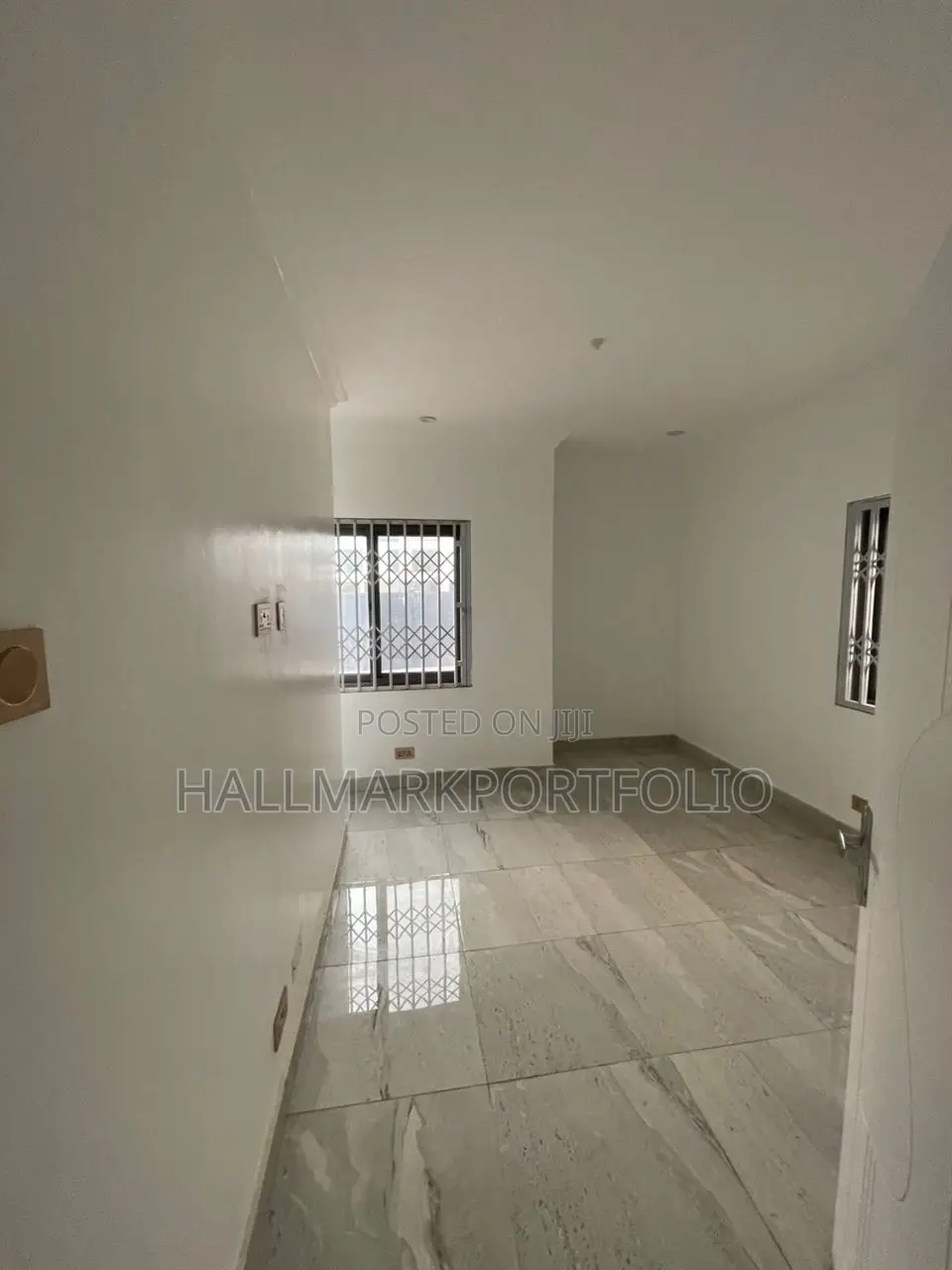 10 Rooms Office Space in East Legon