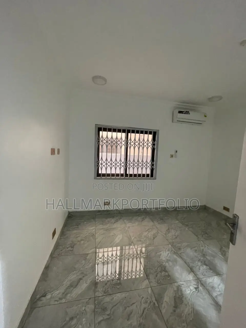 10 Rooms Office Space in East Legon