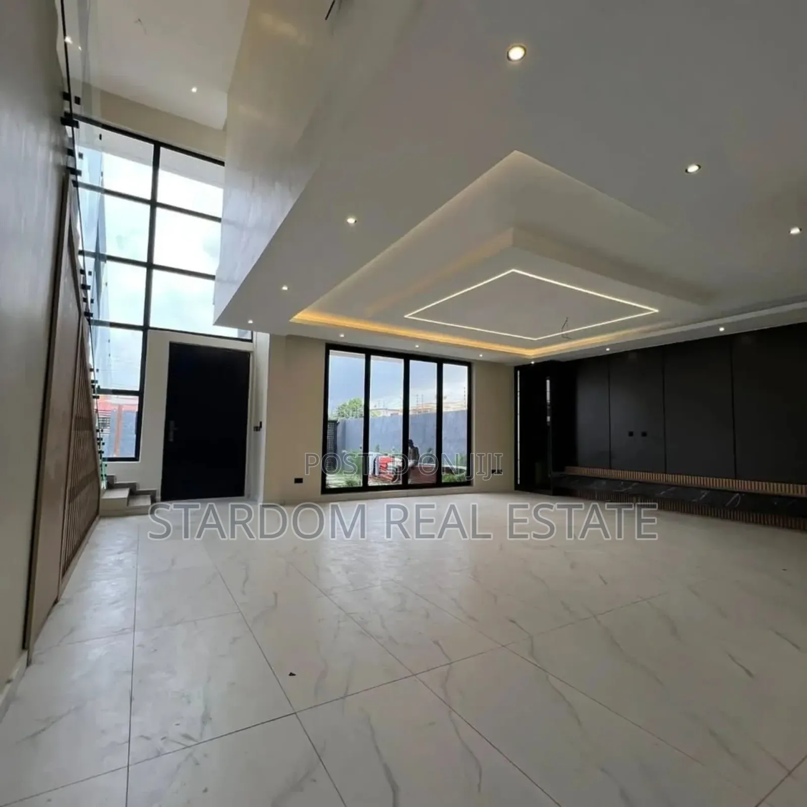 4bdrm Duplex in Adjiringanor, East Legon for sale in East Legon