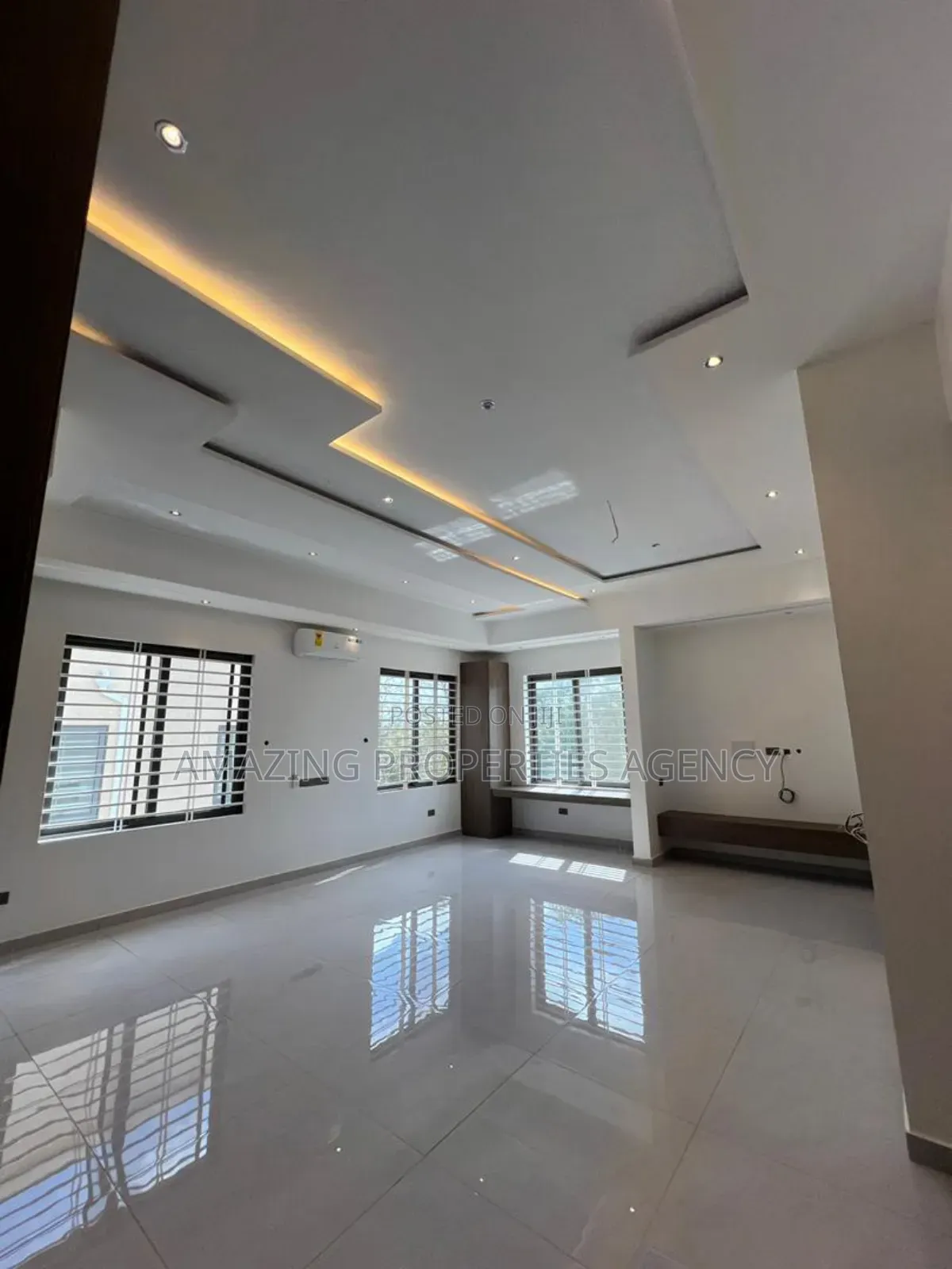 5bdrm House in West Trasacco, Adjiriganor for sale in Adjiriganor